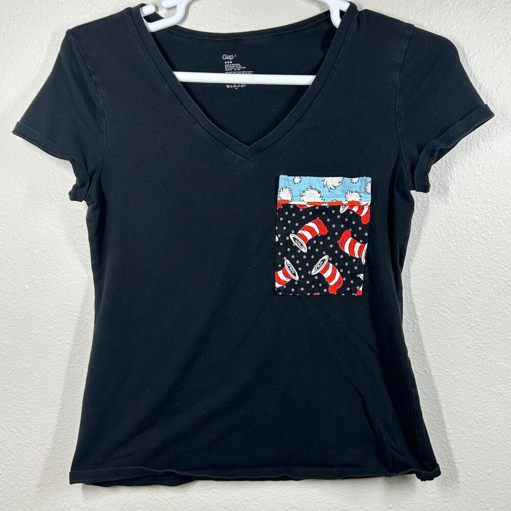 Gap Large Womens Black V-Neck T-Shirt Cat in the Hat Dr Seuss Novelty Pocket